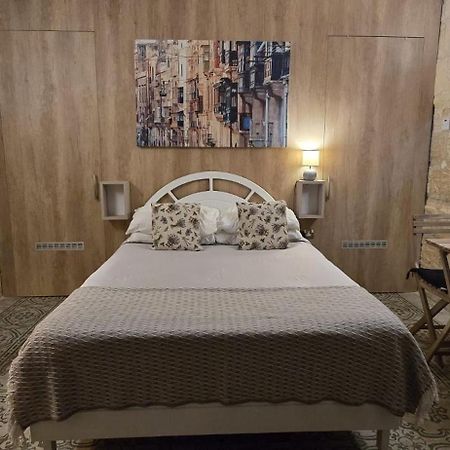 Servants' Quarters Studio Apartment 瓦莱塔 外观 照片